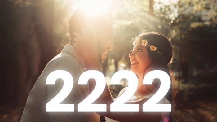 Ý nghĩa số 2222 trong tình yêu là lời hứa hẹn về sự gắn bó lâu dài