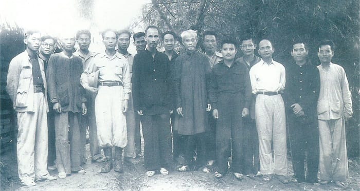 Lễ phong quân hàm Đại tướng Võ Nguyên Giáp vào 28/5/1948