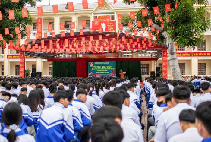 Tuyên truyền các bài giảng lịch sử ở các trường học